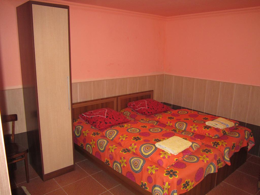 Guesthouse 97 In Batumi Quarto foto
