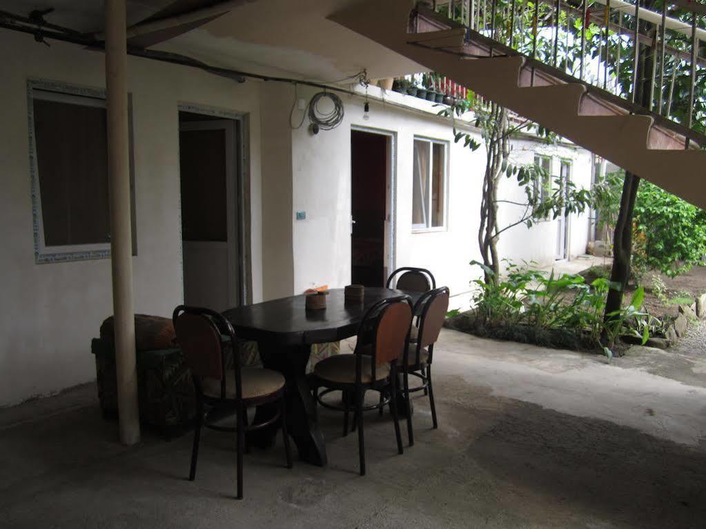 Guesthouse 97 In Batumi Exterior foto