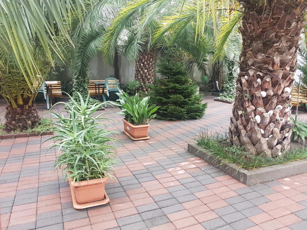 Guesthouse 97 In Batumi Exterior foto